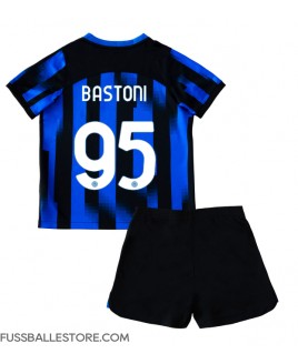 Günstige Inter Milan Alessandro Bastoni #95 Heimtrikotsatz Kinder 2023-24 Kurzarm (+ Kurze Hosen)